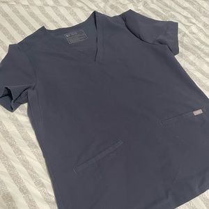 Medium figs scrub top